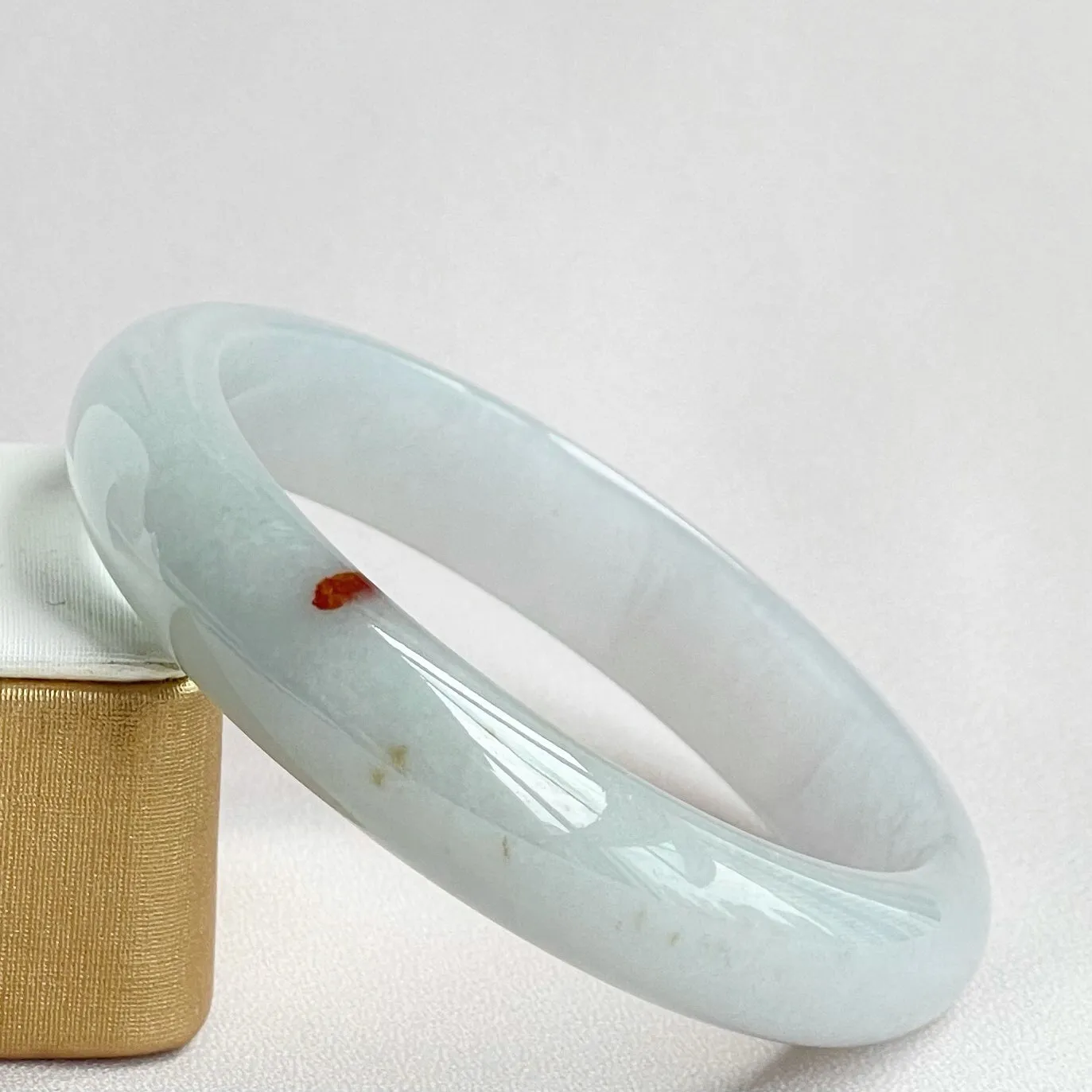P31158 58.1mm Off-white Red Ink Jadeite Bangle